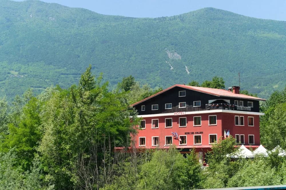 Ô & Cimes Hotel - Photo 1