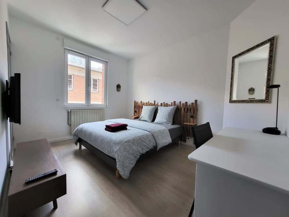 Maison Proches des Places Avec Stationnement - Photo 5