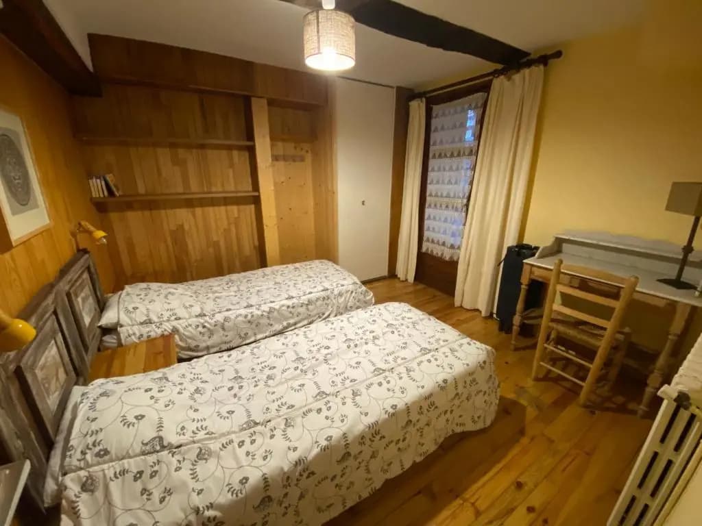 LE CROCUS bel appartement avec jardin dans vieille ferme de montagne rénovée - Photo 4