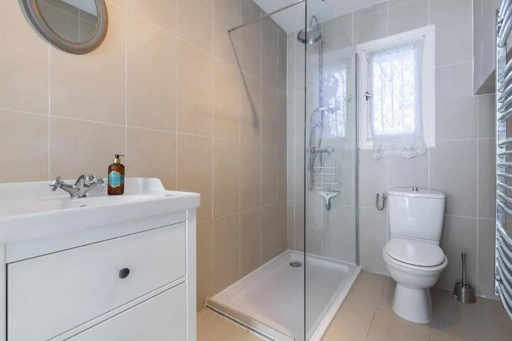 A Lovely Split Level Townhouse in the Heart of Cannes Next to the Marche Forville and the Palais - 1749 - Miniature 6