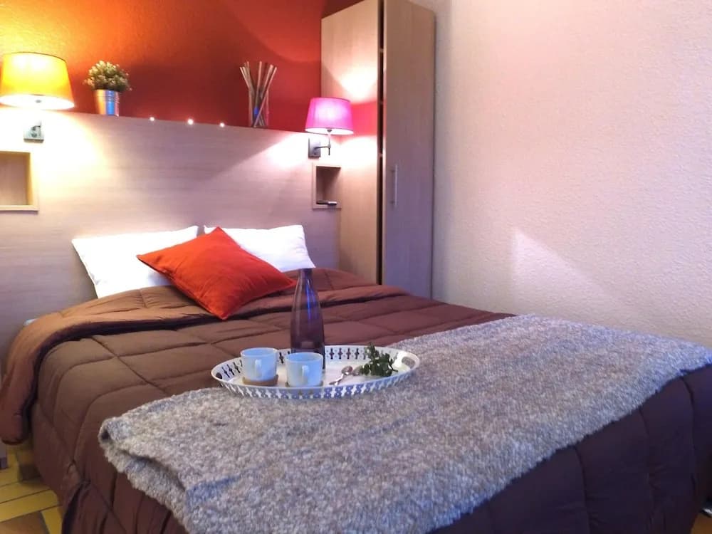 Apartment With Balcony or Terrace - Photo 3