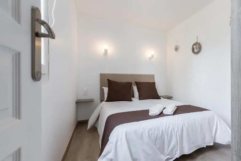 Sleep in Antibes City Center - Photo 3