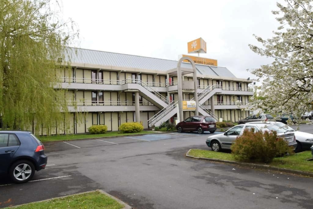 Premiere Classe Douai - Cuincy - Photo 1