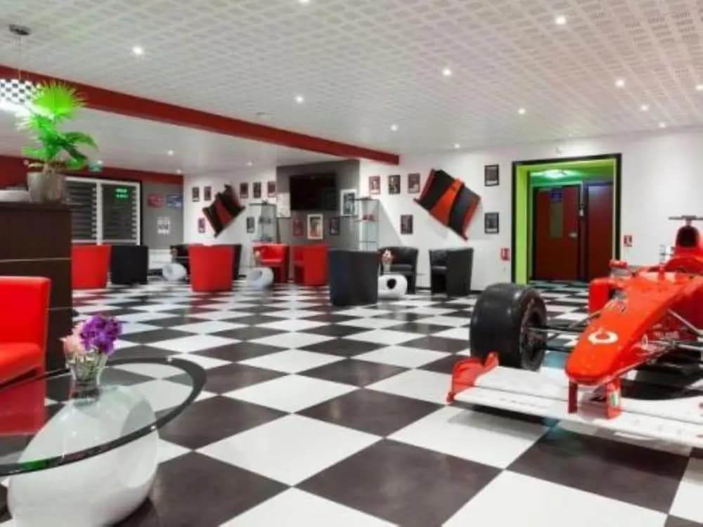 Enzo Hotel Brétigny - Photo 1