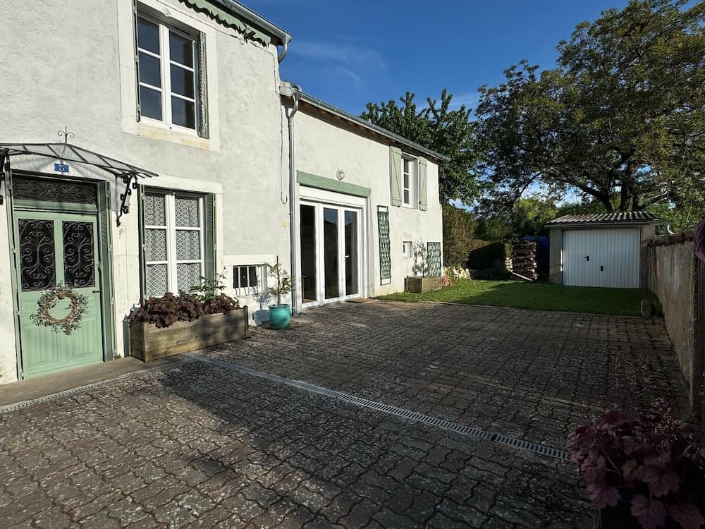 Charming and Comfortable Holiday Home in Melay - Photo 1