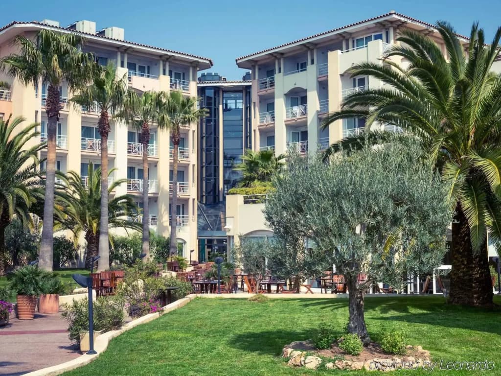 Mercure Thalasso and Spa Port Frejus - Photo 1