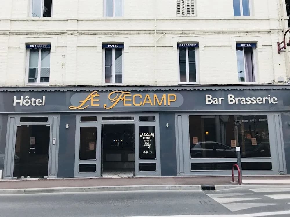 Hôtel Le Fécamp - Photo 1