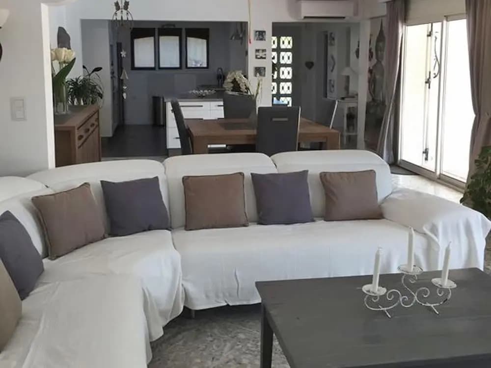 Villa in Puget-sur-argens With Pool & Garden - Photo 3