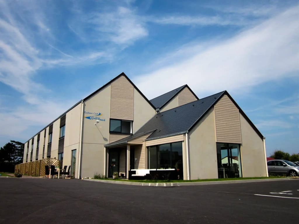 Best Western Hotel de la plage Normandie - Photo 1