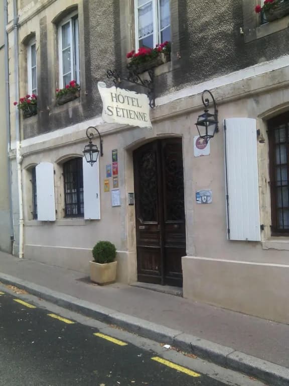Hôtel Saint Etienne - Photo 1