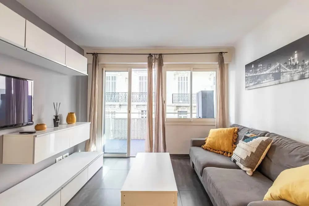 Nice Apartment With Balcony - Center Cannes 1br/4p - Photo 5