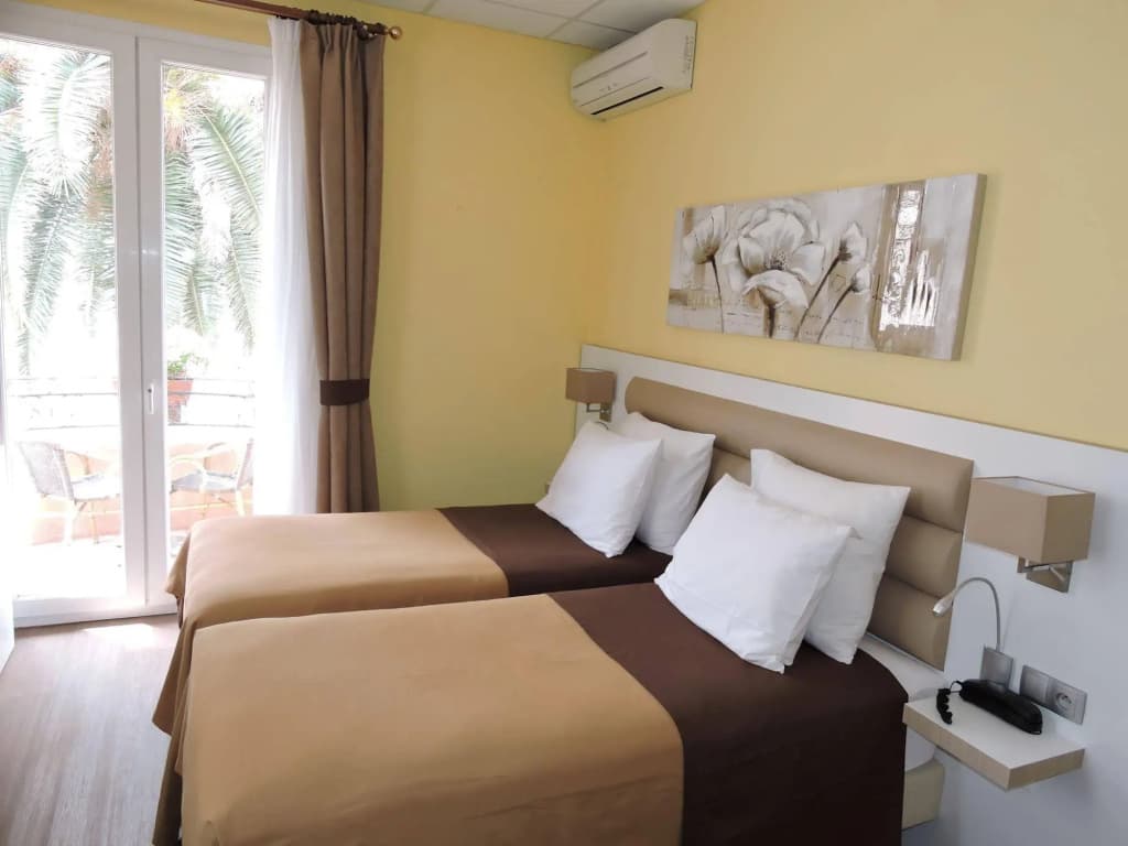 Hotel Regina Cannes - Miniature 7