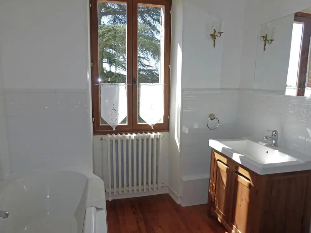 Luxurious Villa in Cazaubon with Swimming Pool - Miniature 8