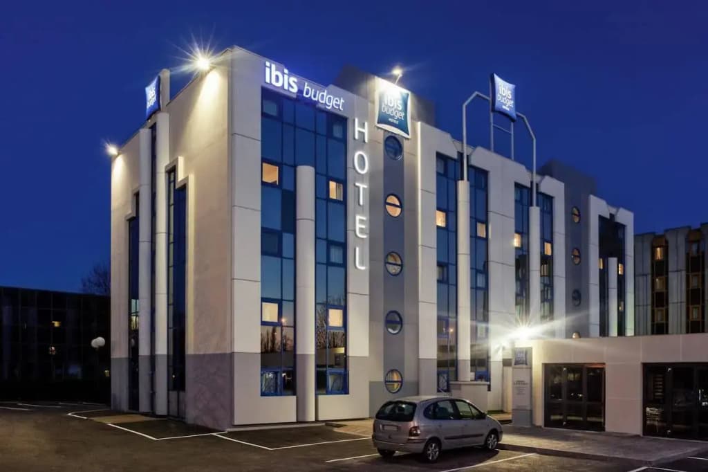 ibis budget Grigny Centre - Photo 1