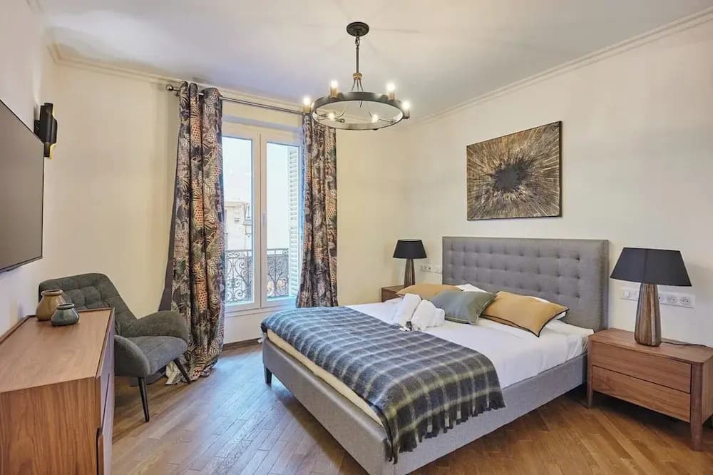 Sublime Apartment in the Heart of the Marais - Photo 2