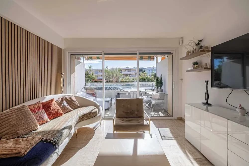 Charming Apartment on Boulevard Alexandre III - Photo 5