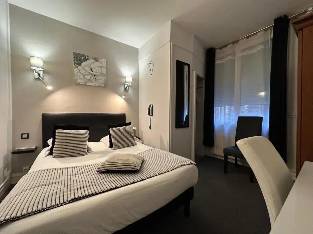 Hôtel Saint Yves - Photo 3