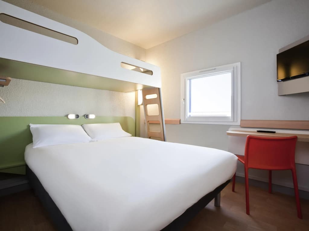 ibis budget Pontault Combault RN4 Marne la Vallée - Photo 2