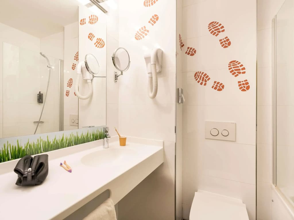 ibis Styles Lisieux Normandie - Miniature 8