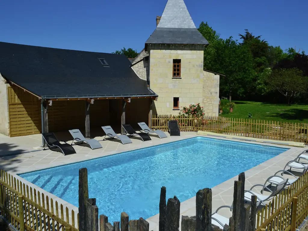 Cozy Holiday Home in Brion with Swimming Pool - Miniature 8