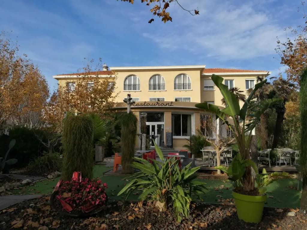 Adonis Sanary Grand Hôtel des Bains - Photo 1