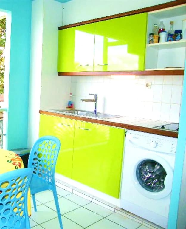 Studio a Le Gosier a 30 m de la plage avec vue sur la mer balcon amenage et wifi - Miniature 8