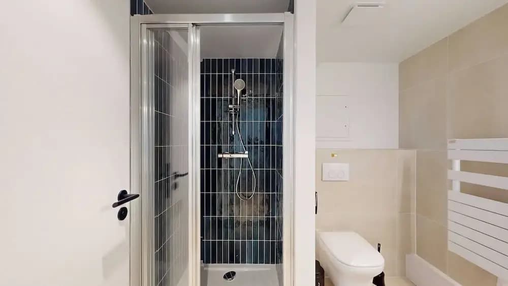 Room 1211 in a Premium Residence- Sport/laundry - Miniature 8