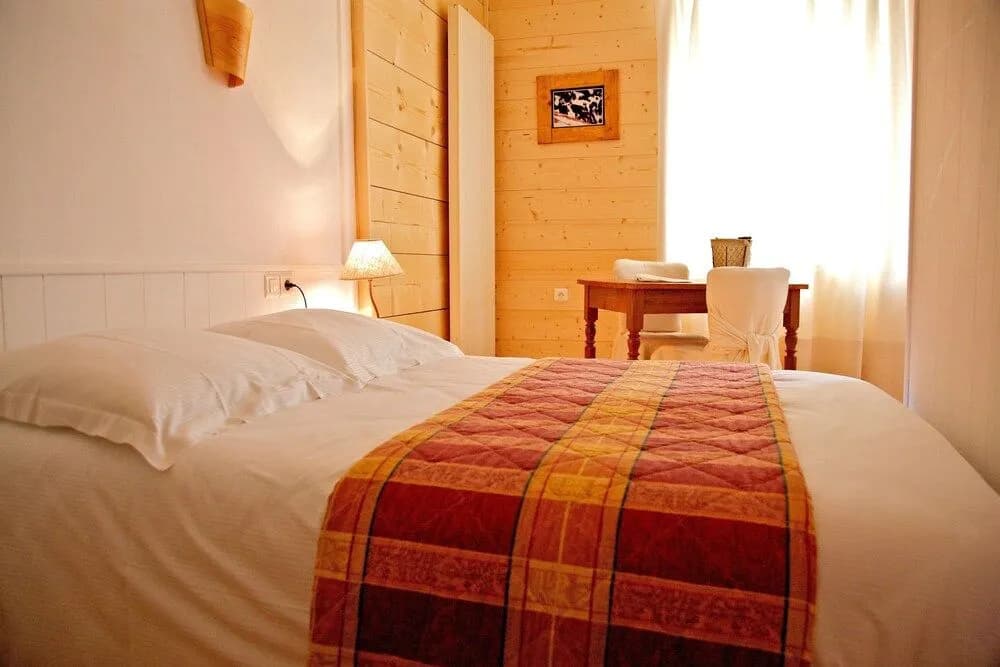 Logis Hôtel les Arobiers - Photo 4