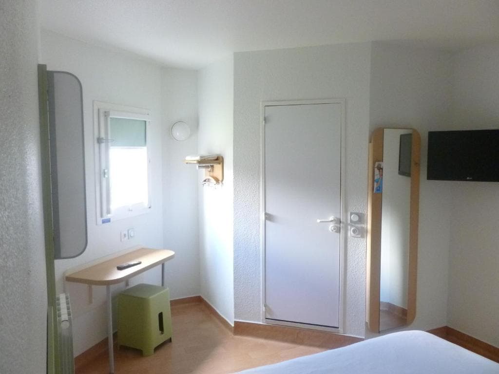 ibis budget Dunkerque Grande Synthe - Photo 3