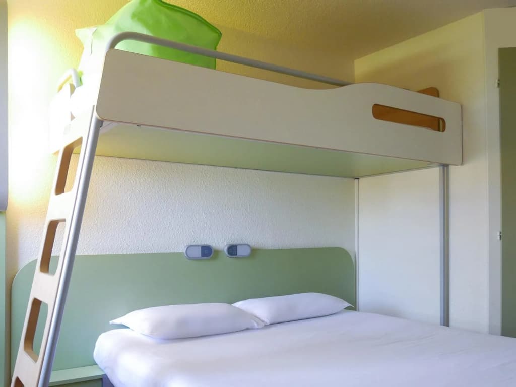 ibis budget Narbonne Sud - Photo 3