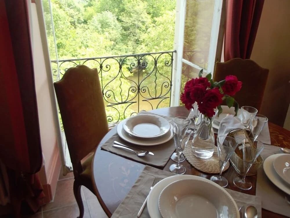 Hostellerie Val de Creuse - Photo 2
