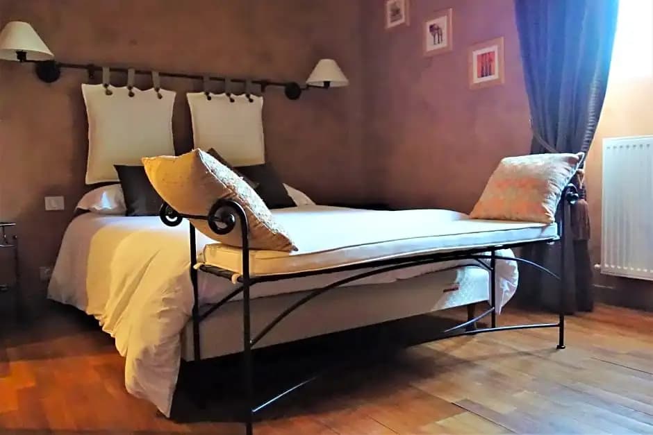 Hotel Restaurant Chartron - Photo 2