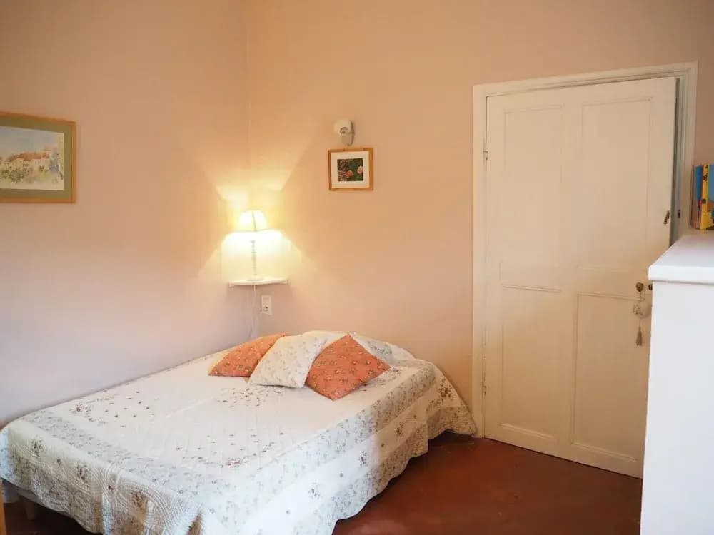 Charming Provencal Holiday Home With Garden - Photo 4