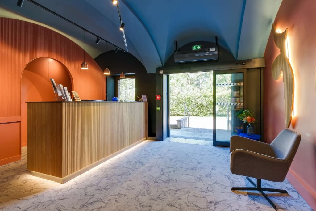 Sure Hotel by Best Western Annecy - Photo 2