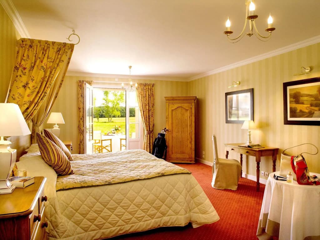 Le Fleuray Hotel & Restaurant - Photo 2