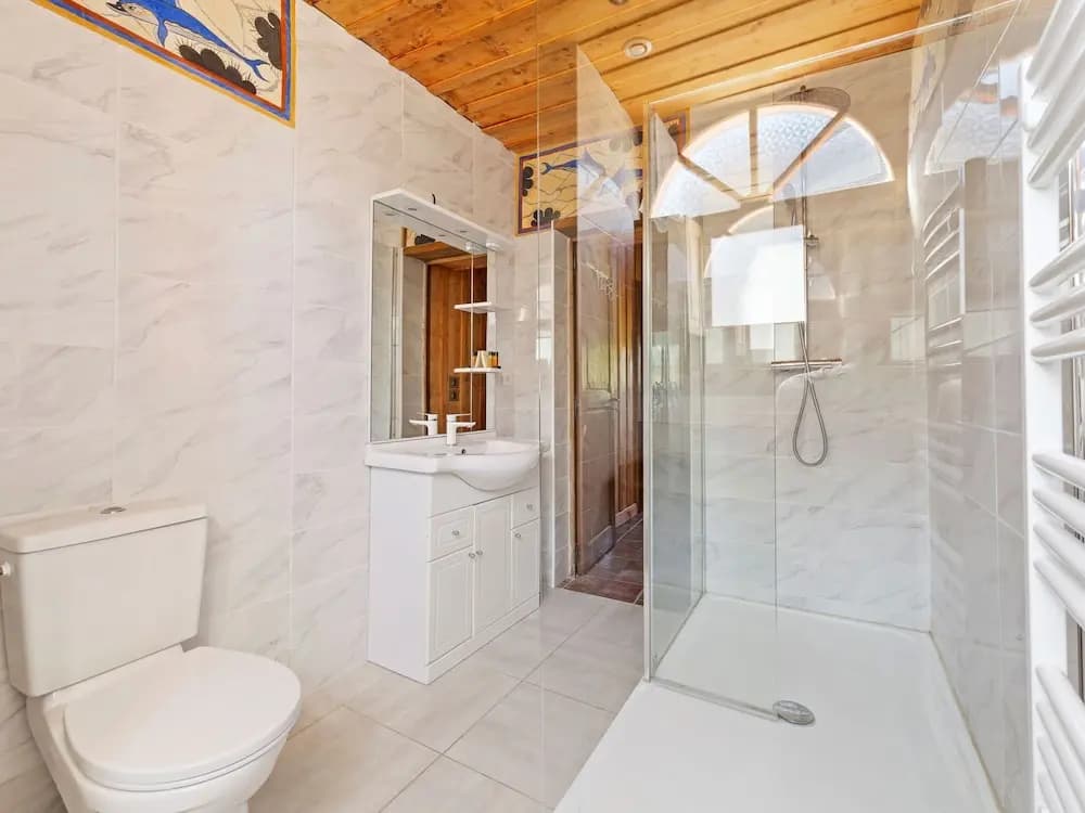 Holiday Home in Le Manoir With Jacuzzi in Summer - Miniature 8