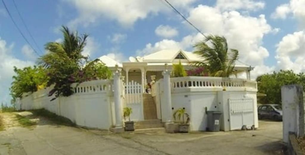 Studio avec terrasse amenagee et wifi a Le Gosier a 3 km de la plage - Photo 2