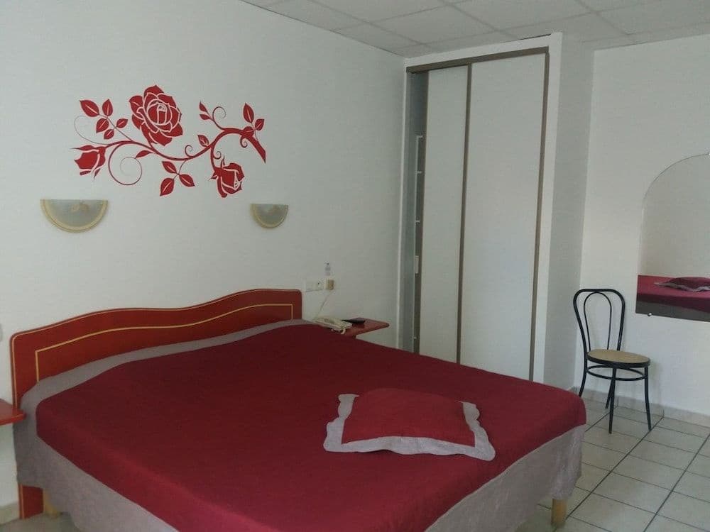 Hotel Camille - Miniature 6