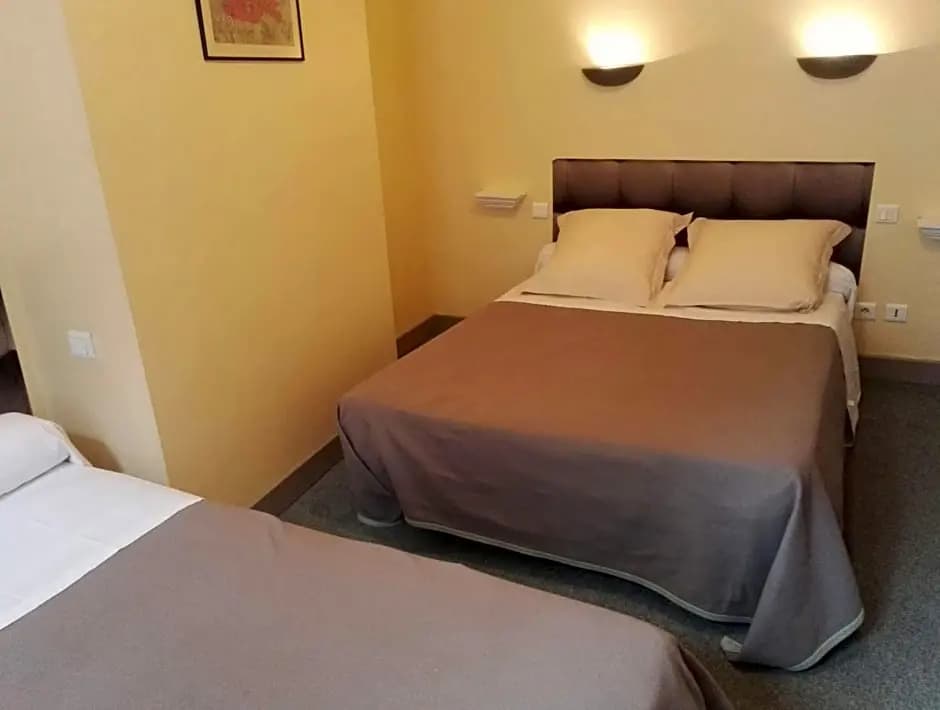Hotel Du Square - Photo 4