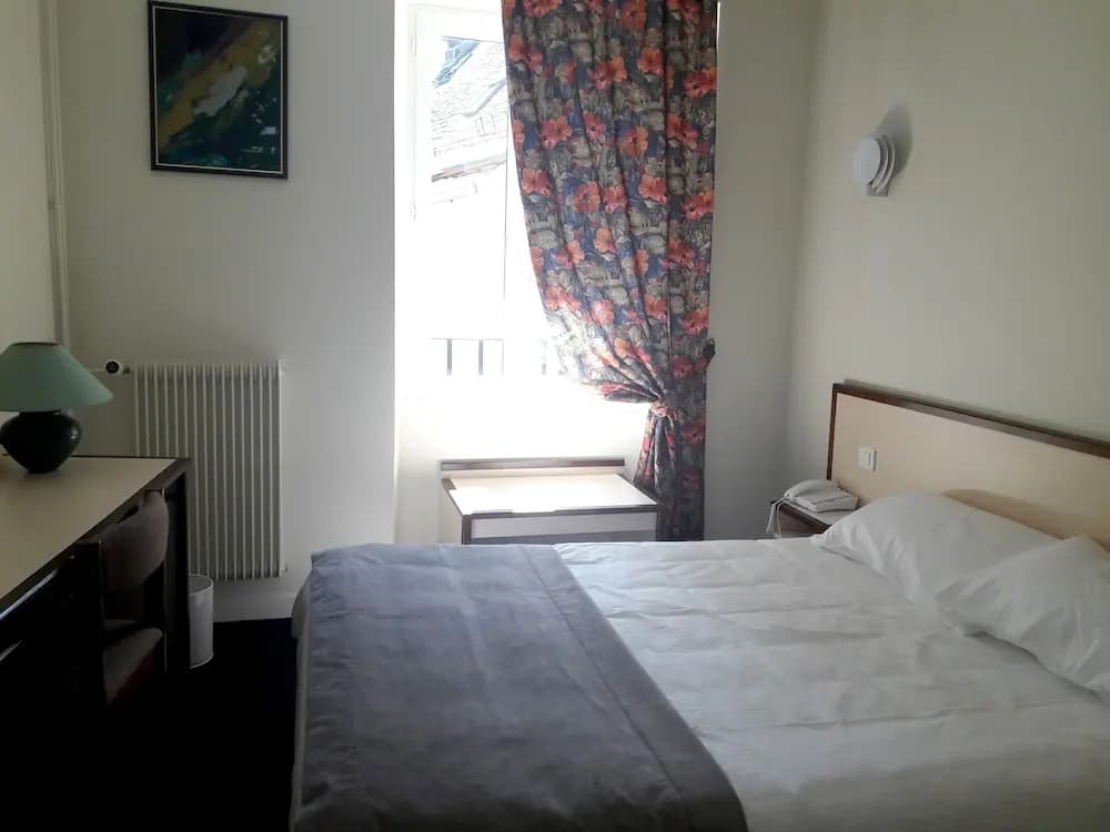 Logis Hotel du Midi - Photo 2