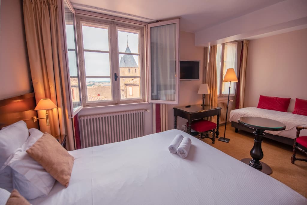Hôtel Le Donjon - Coeur de la Cité Médiévale - Photo 5