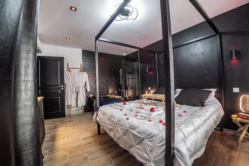 Appart Hotel GLAM88 Suites SPA et SAUNA - Photo 3