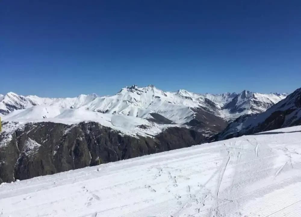 Apartment in France at Ski Slope's Foot - Miniature 6
