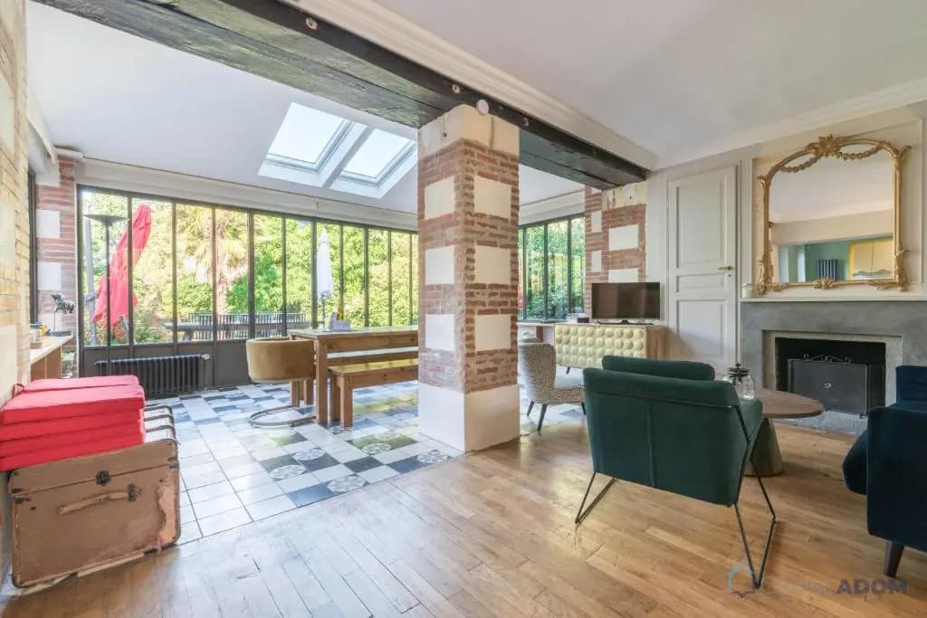 Maison avec jardin de 1200m et billard - Miniature 6