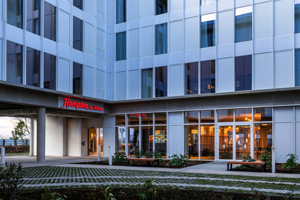 Hampton by Hilton Bordeaux Merignac Airport - Photo 1