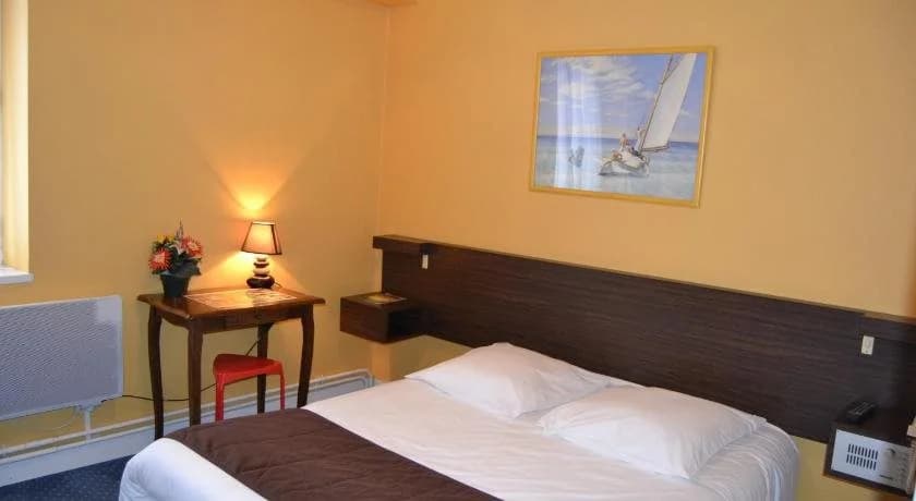 Hotel L' Ermitage - Photo 2