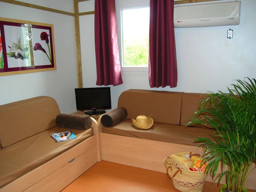 Detached Chalet With Dishwasher, on the Banks of the Lot - Photo 2