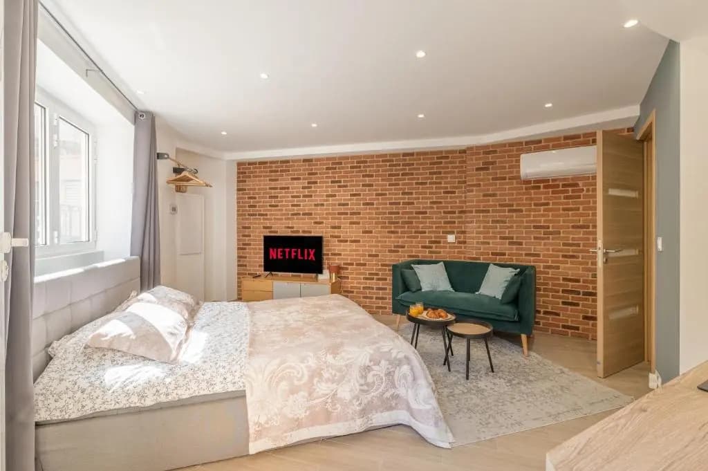 RAVISSANT STUDIO RENOVÉ 150m DE MONACO - Photo 3