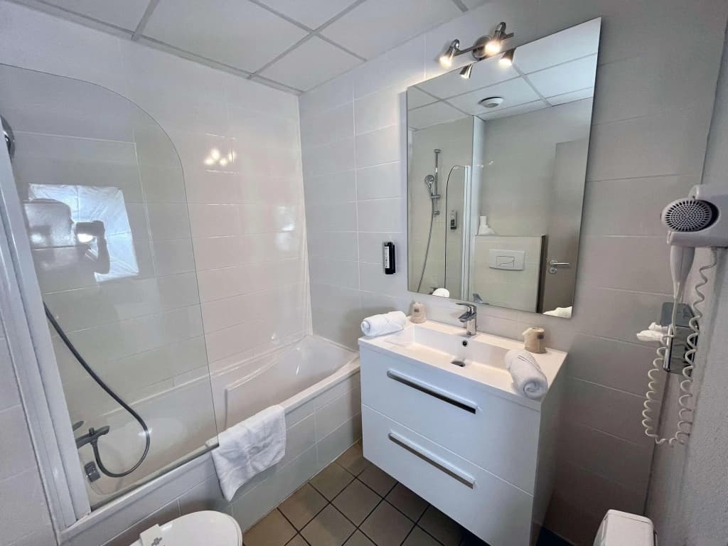 Best Western Voiron Centre - Miniature 8
