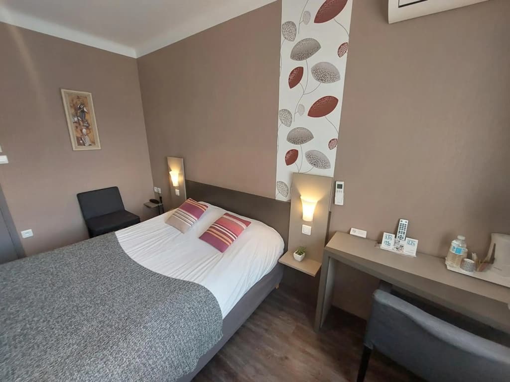 Logis Hôtels - Chez Terrassier - Hôtel et Restaurant - Photo 2